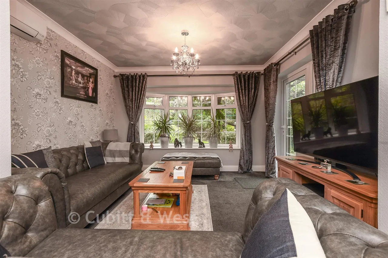 Nutfield Road, Merstham, RH1, photo 3