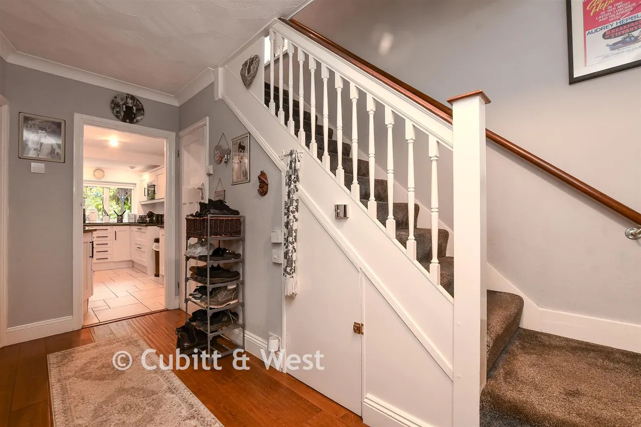 Nutfield Road, Merstham, RH1, photo 8