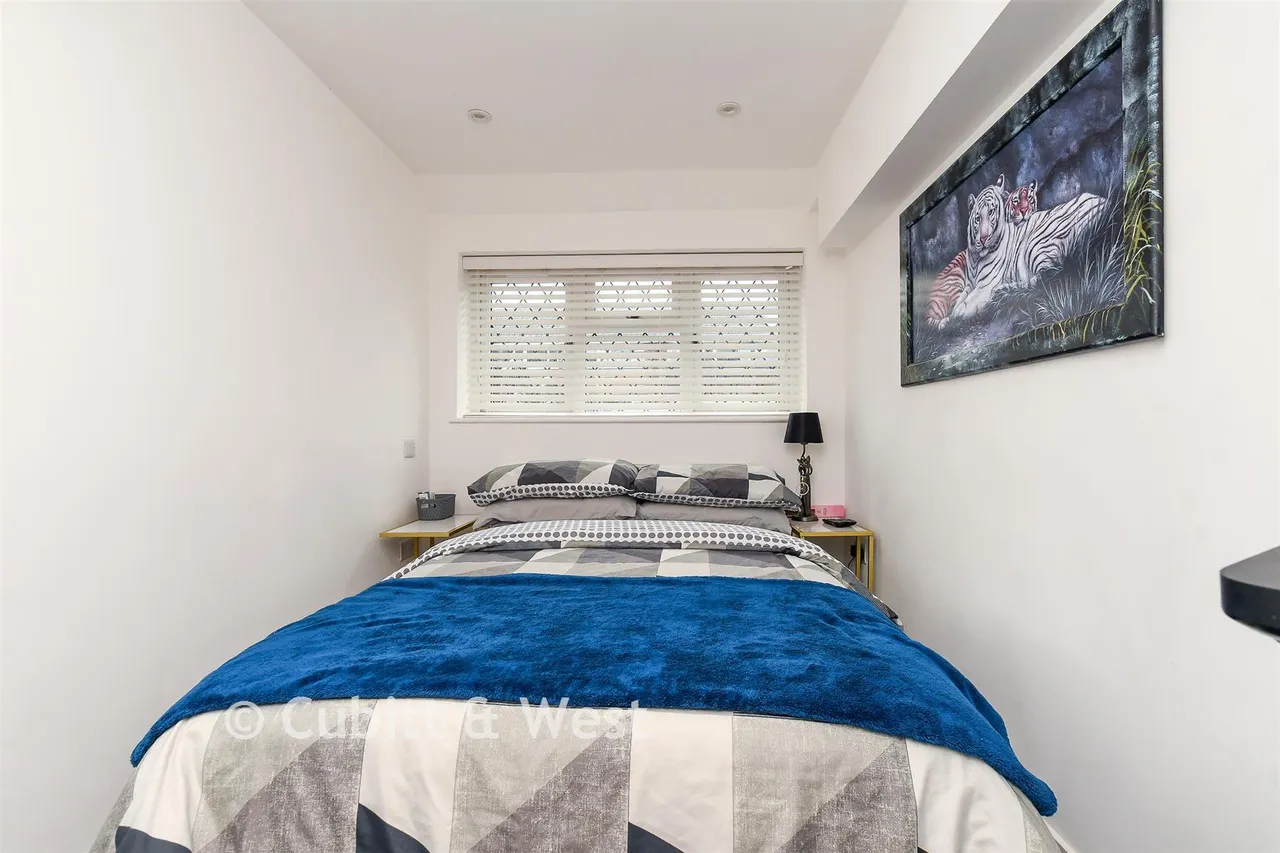 Nutfield Road, Merstham, RH1, photo 13