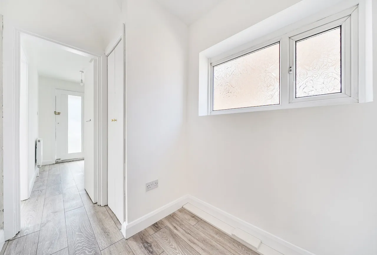 Calder Gardens, Edgware, HA8 5PT, photo 10