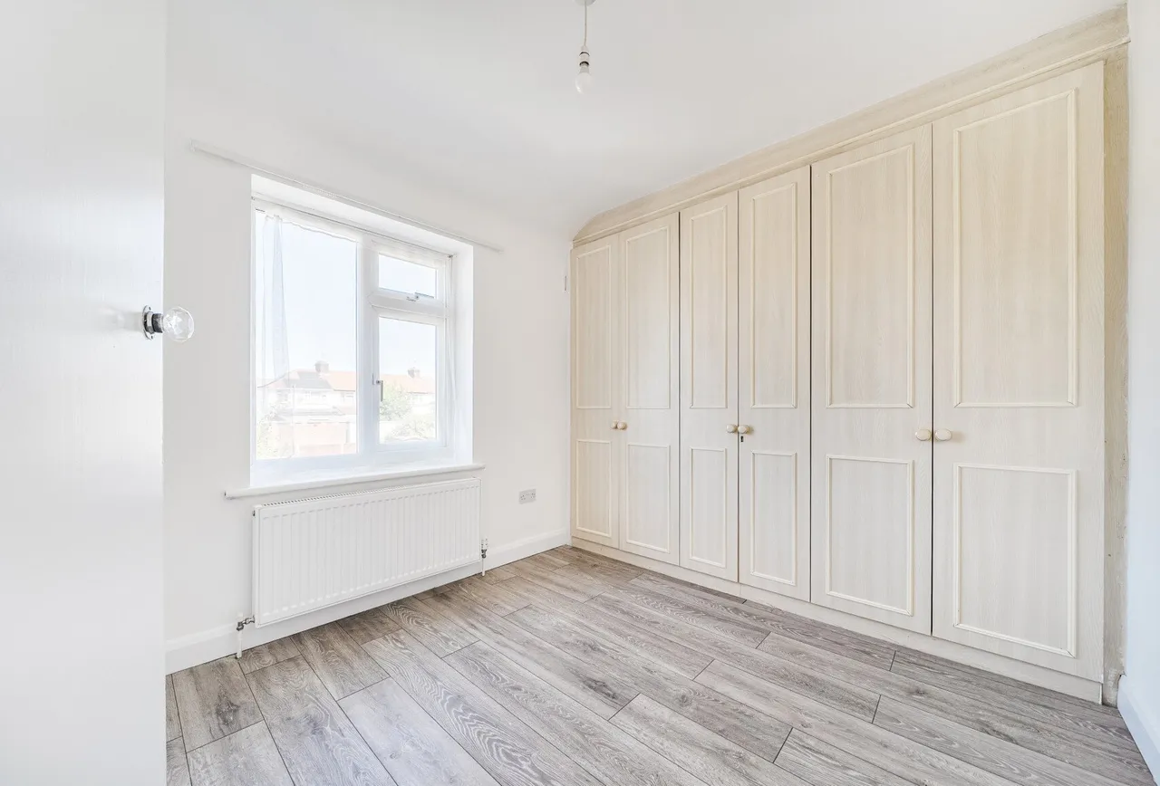 Calder Gardens, Edgware, HA8 5PT, photo 9