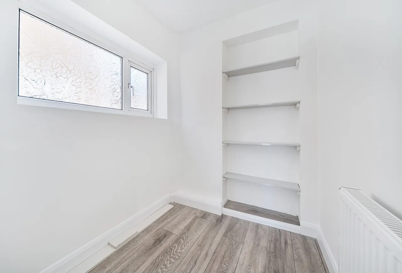 Calder Gardens, Edgware, HA8 5PT, photo 5