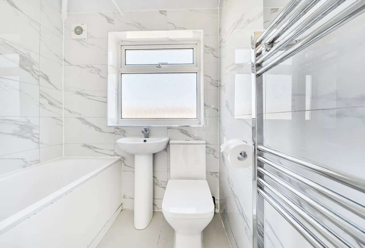 Calder Gardens, Edgware, HA8 5PT, photo 7