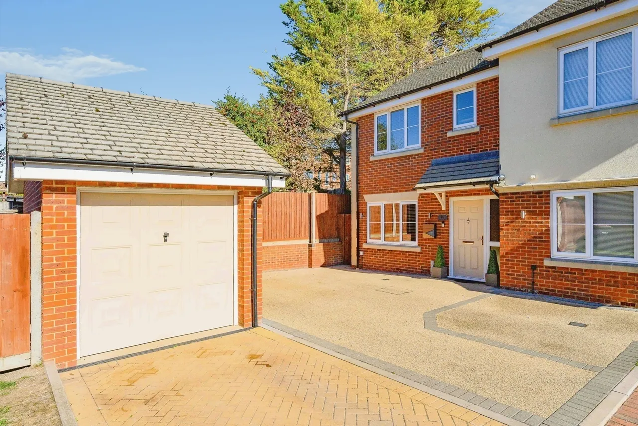 3 bed house for sale, Rockfield Drive, Luton, LU3