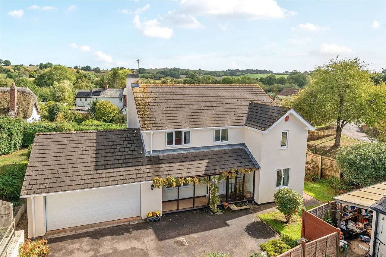 4 bed property for sale, Shobrooke Village, Crediton, EX17