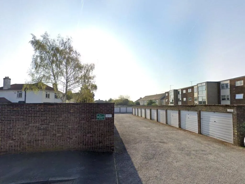 Chaplaincy Gardens, Hornchurch, RM11, photo 7