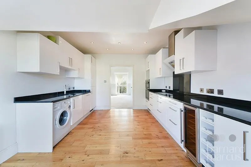 Jacksons Lane, Highgate, N6, photo 6