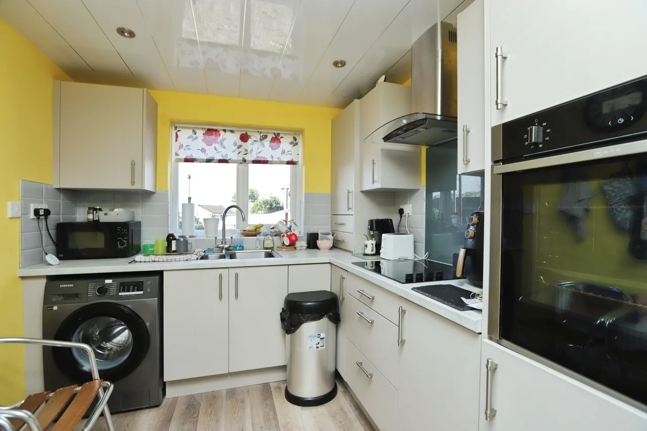 Rossetti Mount, Flanderwell, Rotherham, South Yorkshire, S66, photo 4