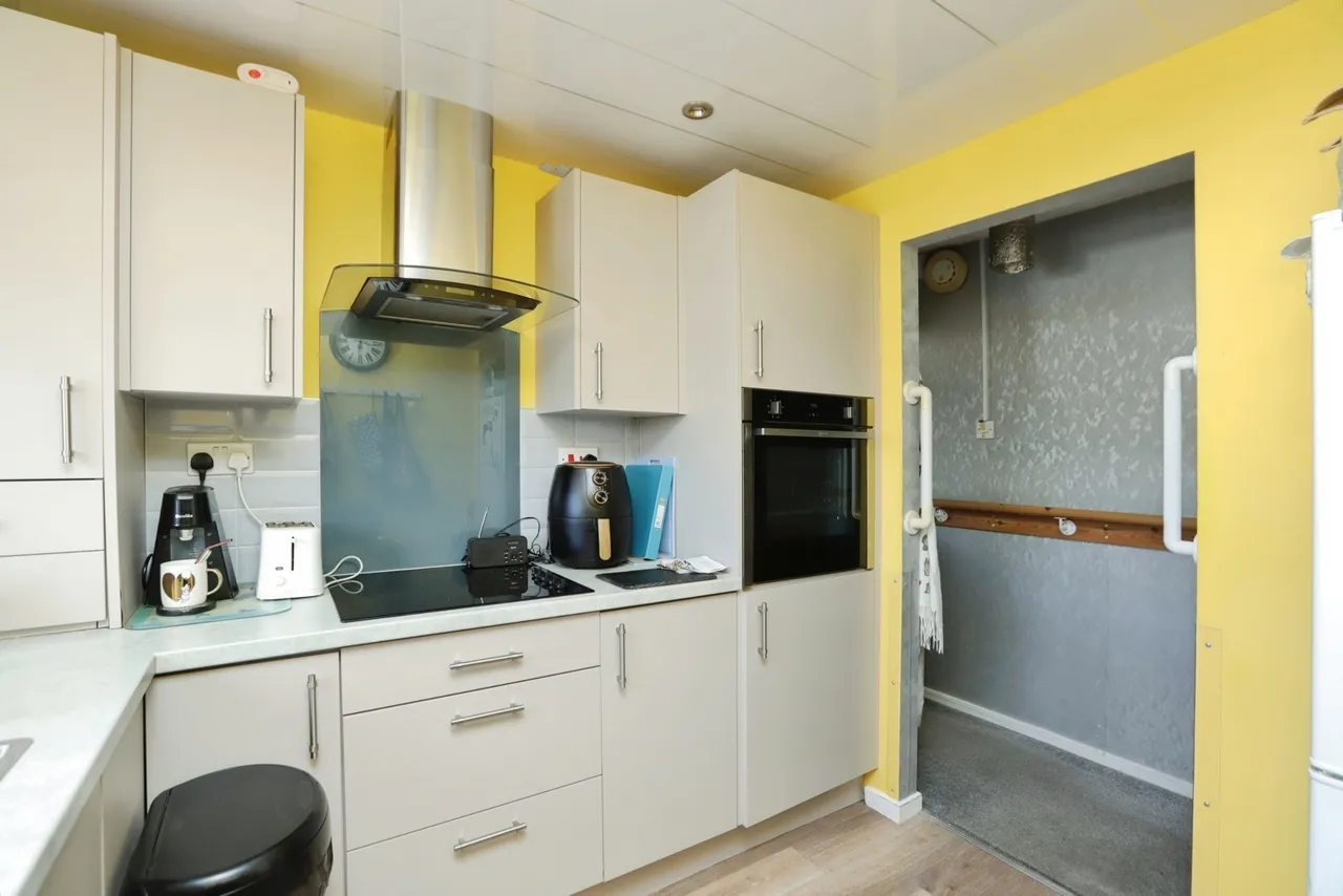 Rossetti Mount, Flanderwell, Rotherham, South Yorkshire, S66, photo 5