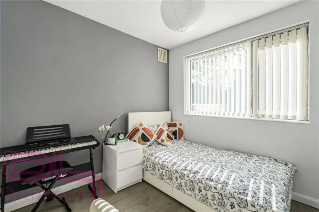 Curtis Road, Whitton, TW4, photo 5