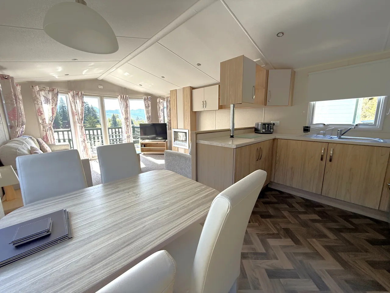 Kingfisher Drive, Drimsynie Holiday Village, PA24, photo 8