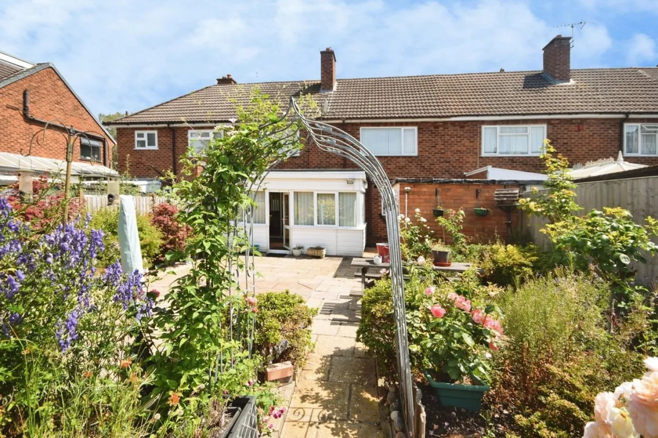 3 bed house for sale — Highwood Avenue , Solihull