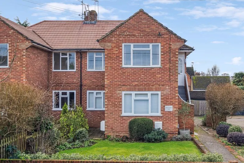 2 bed house for sale — Penn Court Lock Road, Marlow SL7 1QR