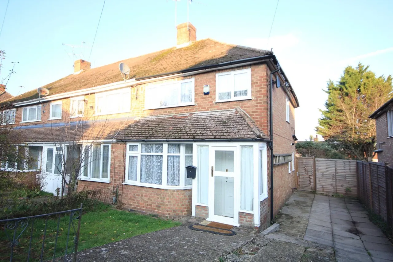 3 bed house to rent, Thirlmere Avenue, Tilehurst, RG30