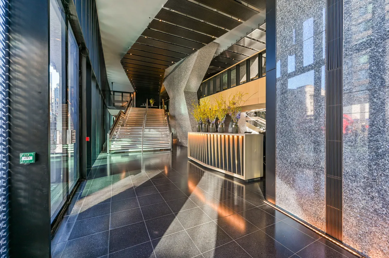 Apartment 76, Centre Point, 101-103 New Oxford Street, London, photo 9