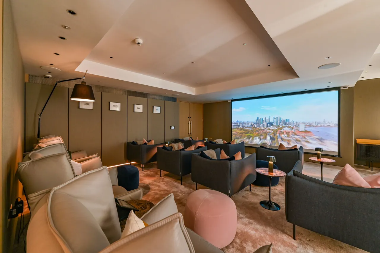 Apartment 76, Centre Point, 101-103 New Oxford Street, London, photo 11