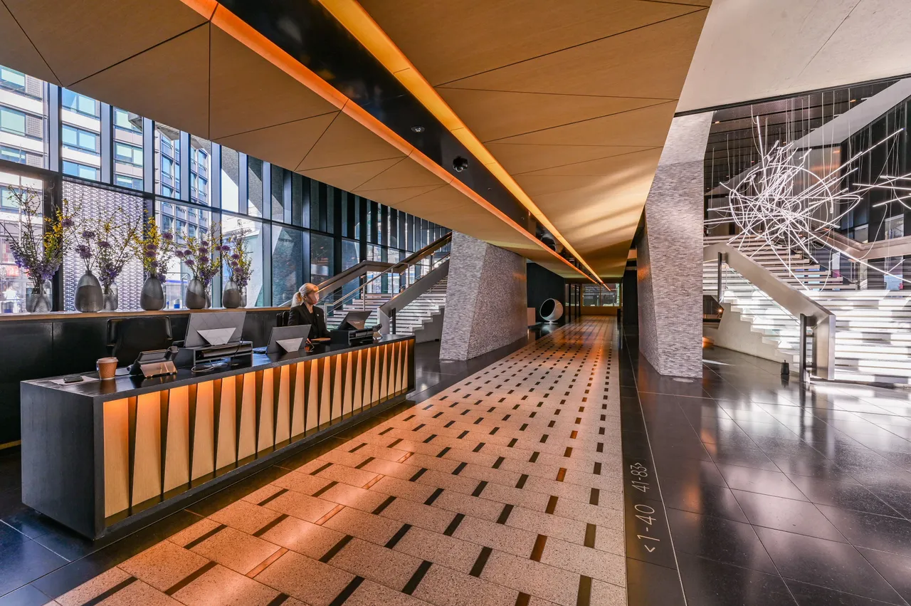 Apartment 76, Centre Point, 101-103 New Oxford Street, London, photo 8