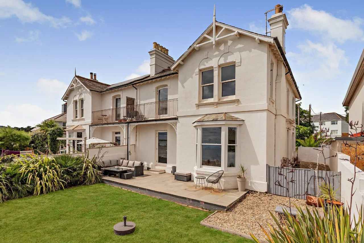 4 bed property for sale — Exeter Road, Dawlish, Devon, EX7 0AG