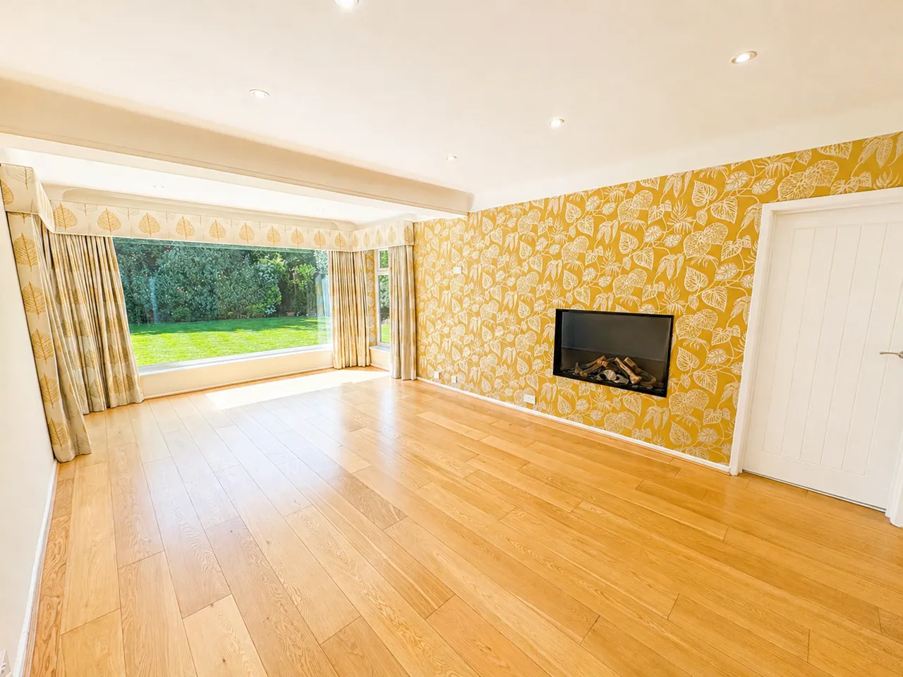 Harewood Avenue, Sale, M33, photo 9
