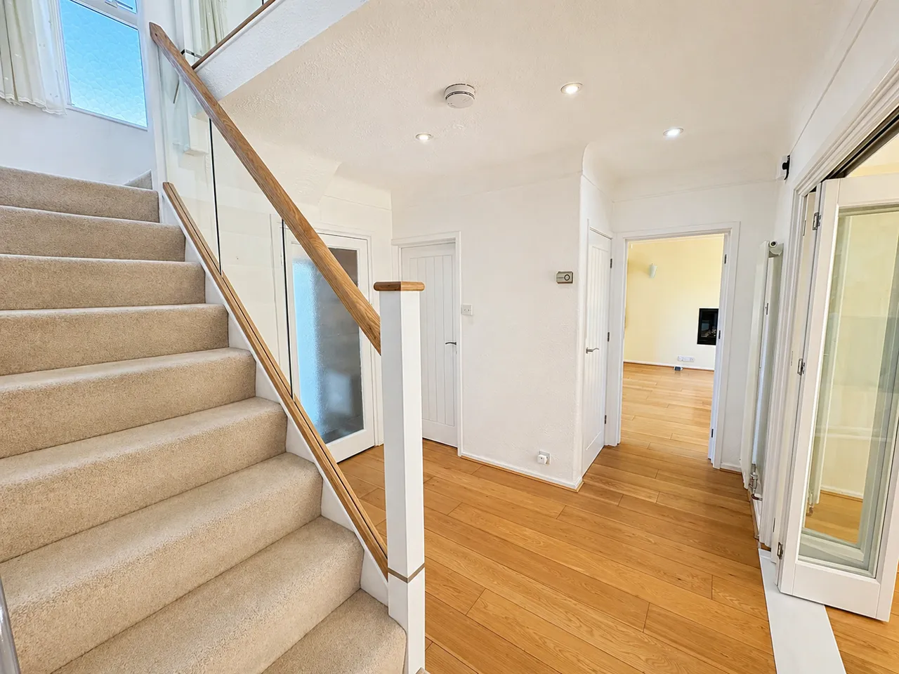Harewood Avenue, Sale, M33, photo 4