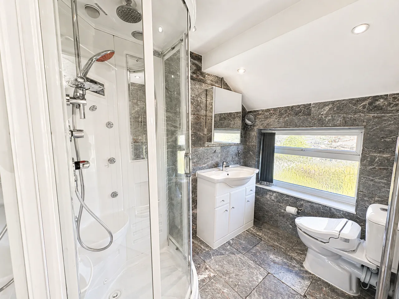 Harewood Avenue, Sale, M33, photo 16