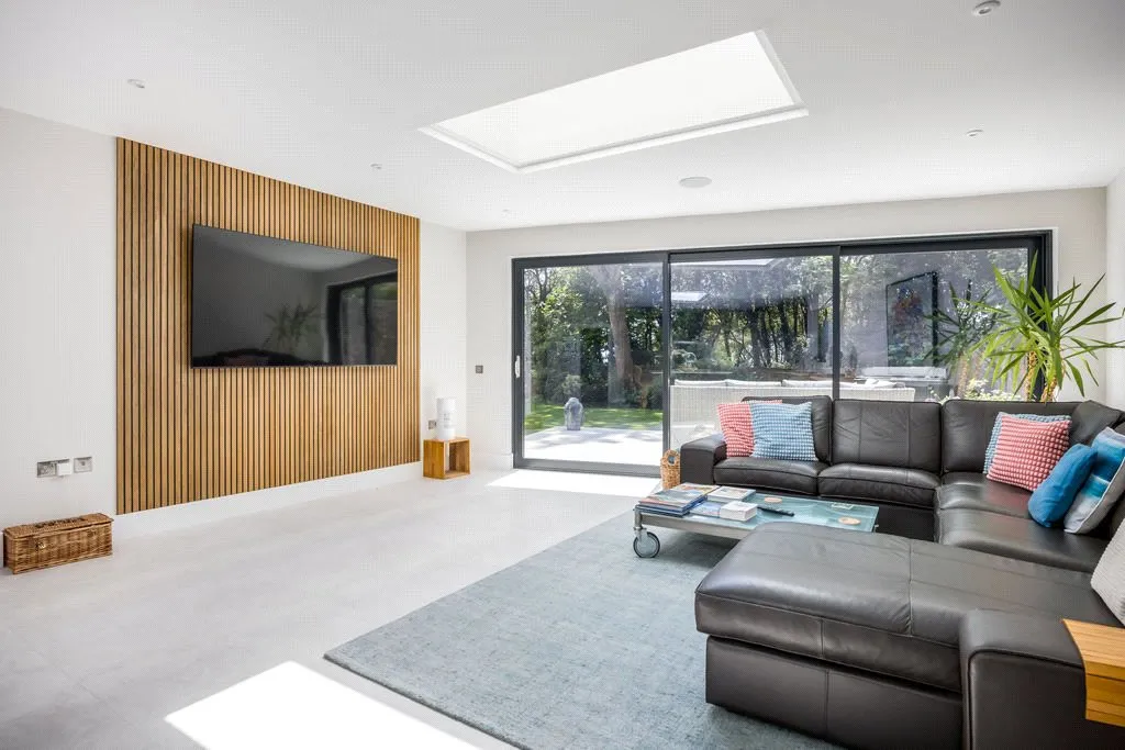 Rothesay Drive, Highcliffe, BH23, photo 8