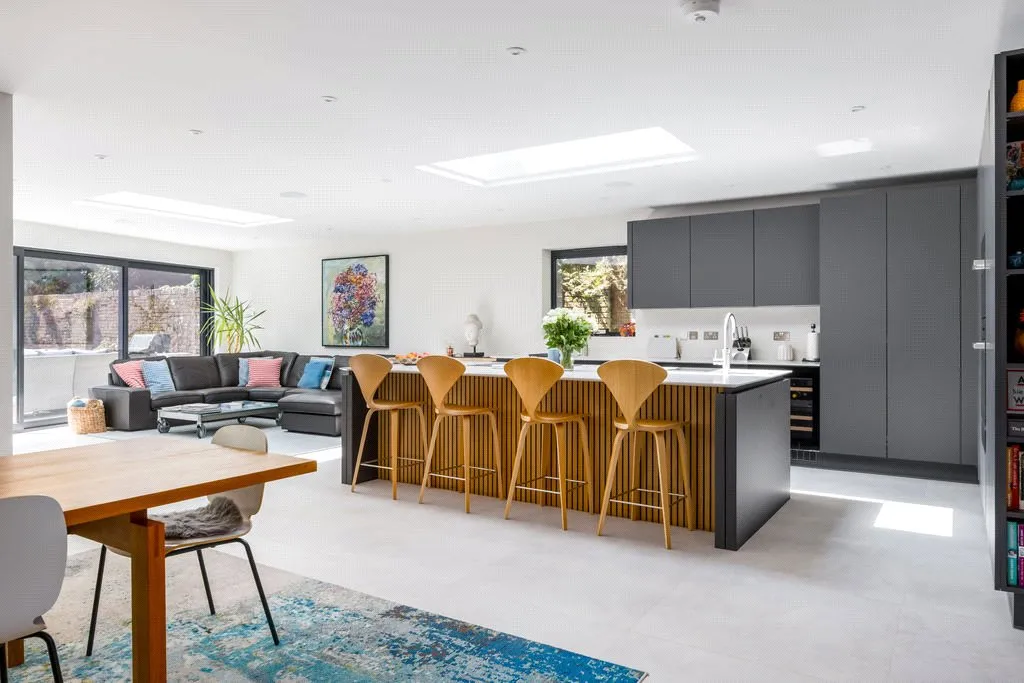 Rothesay Drive, Highcliffe, BH23, photo 6