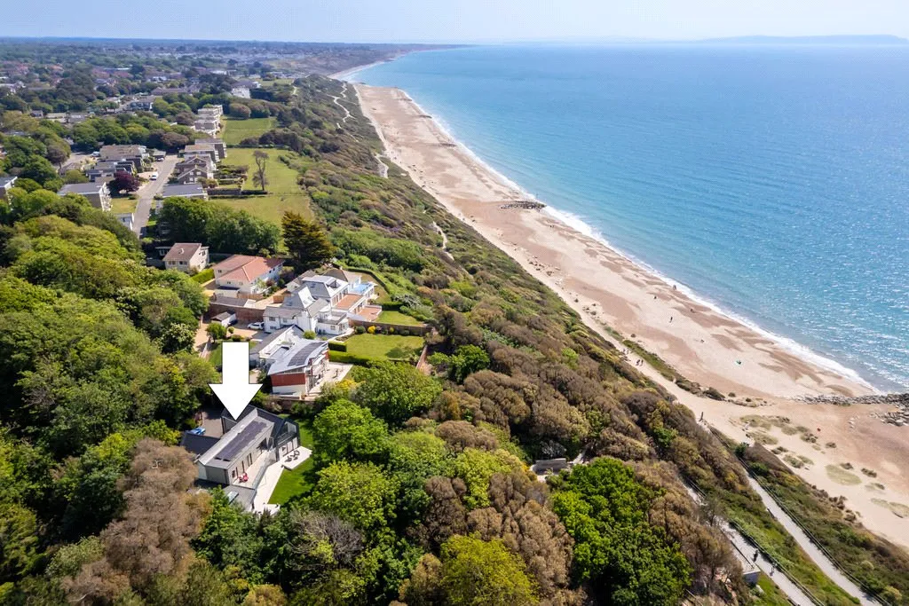 Rothesay Drive, Highcliffe, BH23, photo 2