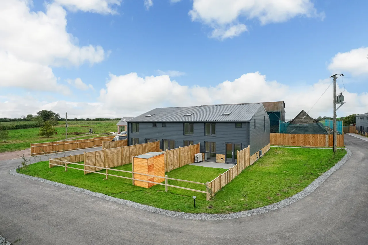 Burston Ridge Farm, Rowsham, HP22, photo 9