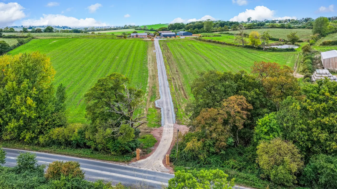 Burston Ridge Farm, Rowsham, HP22, photo 8