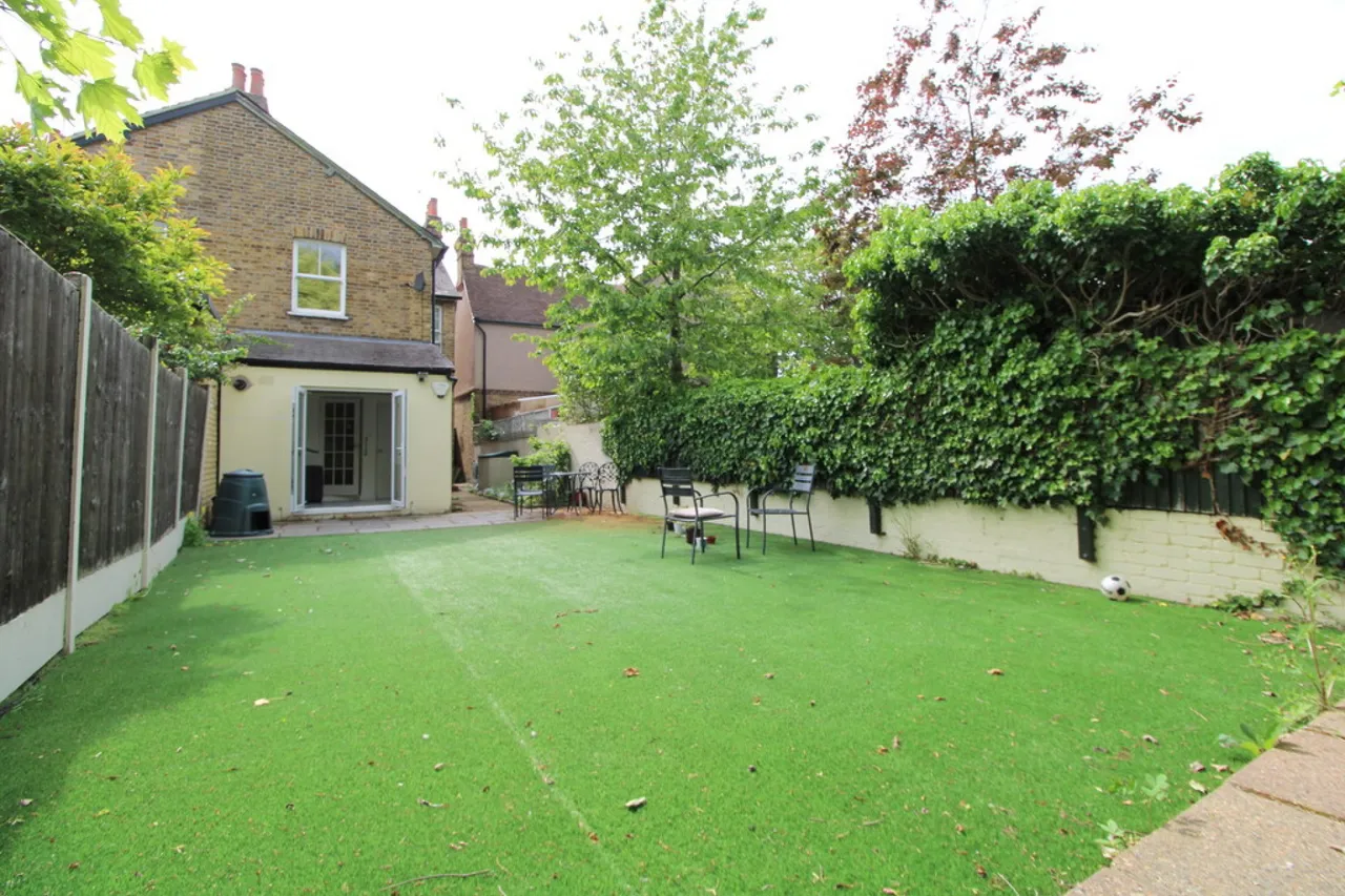Clarendon Road, Ashford, TW15, photo 17