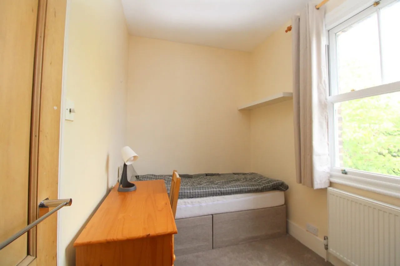 Clarendon Road, Ashford, TW15, photo 15