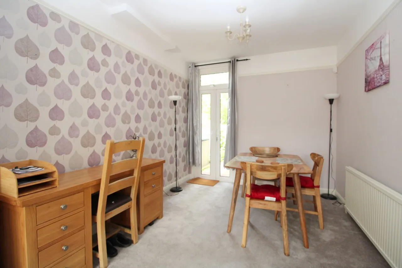 Clarendon Road, Ashford, TW15, photo 6