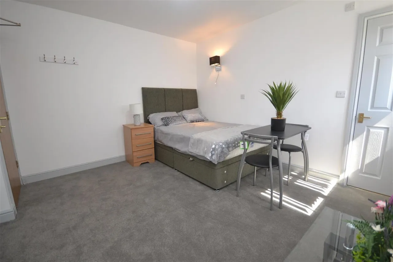 1 bed flat to rent, London Road, Reading, RG1