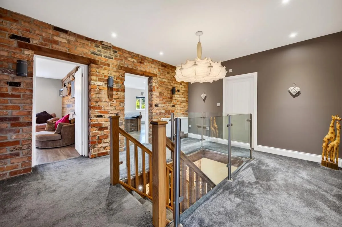 Sketchley Road, Burbage, LE10, photo 15
