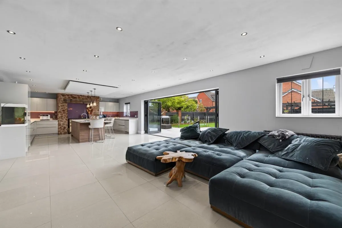 Sketchley Road, Burbage, LE10, photo 7