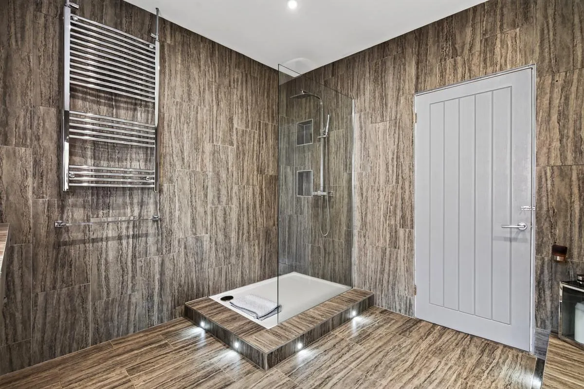 Sketchley Road, Burbage, LE10, photo 18