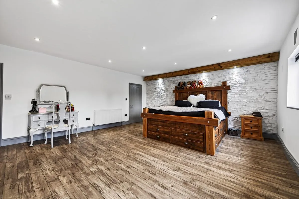 Sketchley Road, Burbage, LE10, photo 16