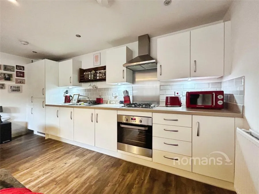 Carter Court, Hook, RG27, photo 5
