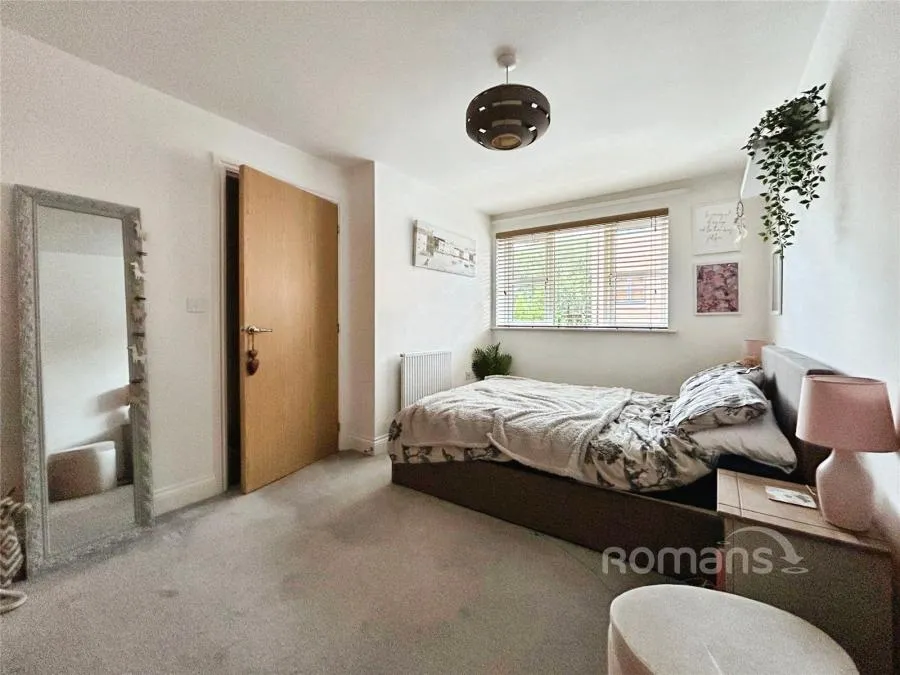 Carter Court, Hook, RG27, photo 7