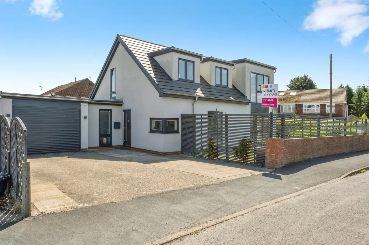 4 bed house for sale, Knightsbridge Road, Messingham, DN17