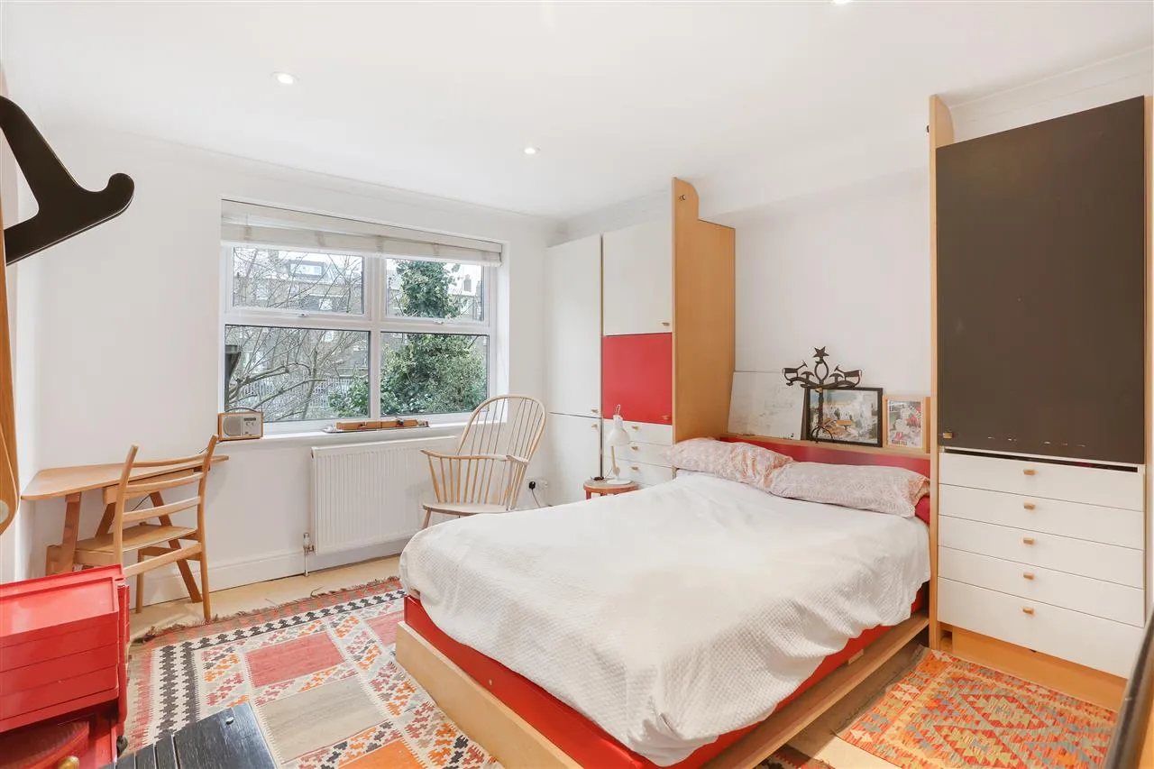 Marlborough Yard, London, photo 11