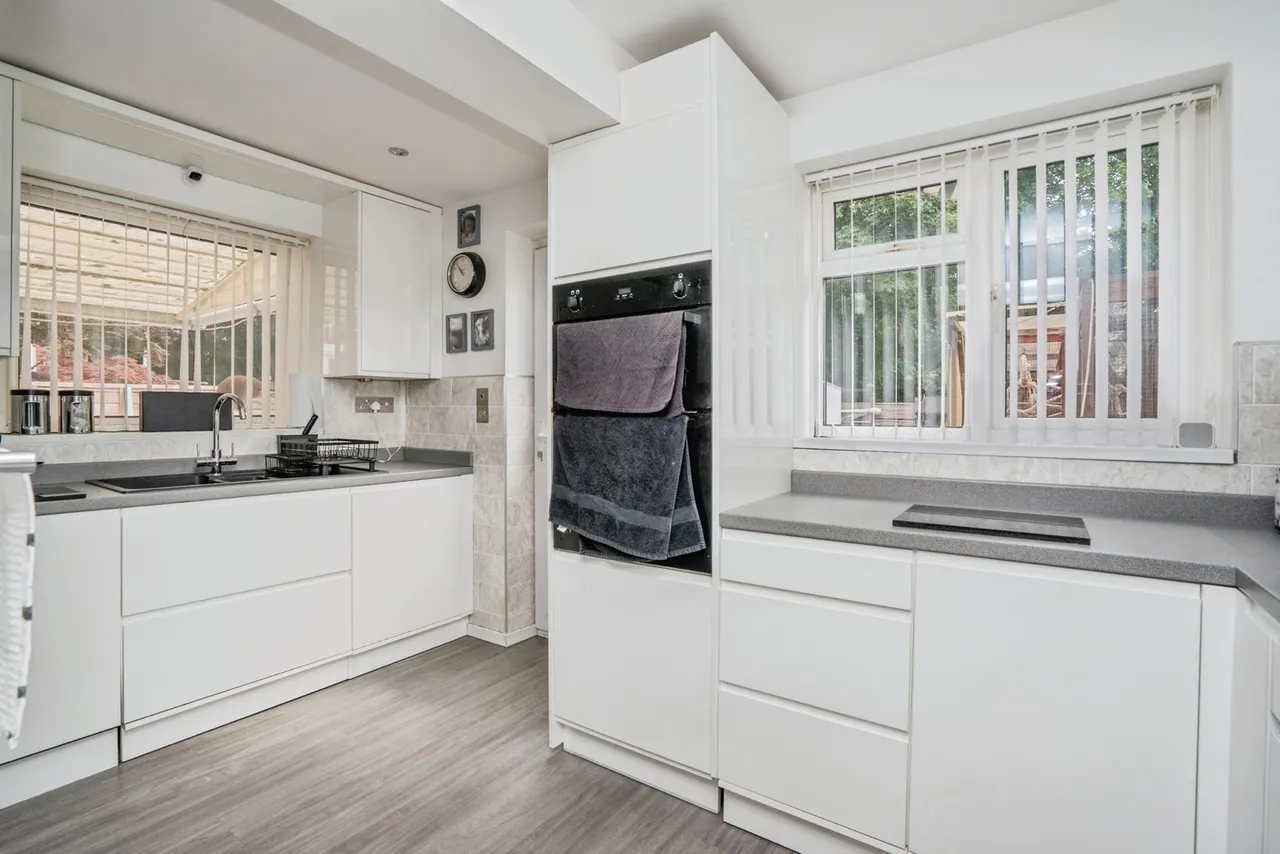 Woolwich Close, Bursledon, SO31, photo 2