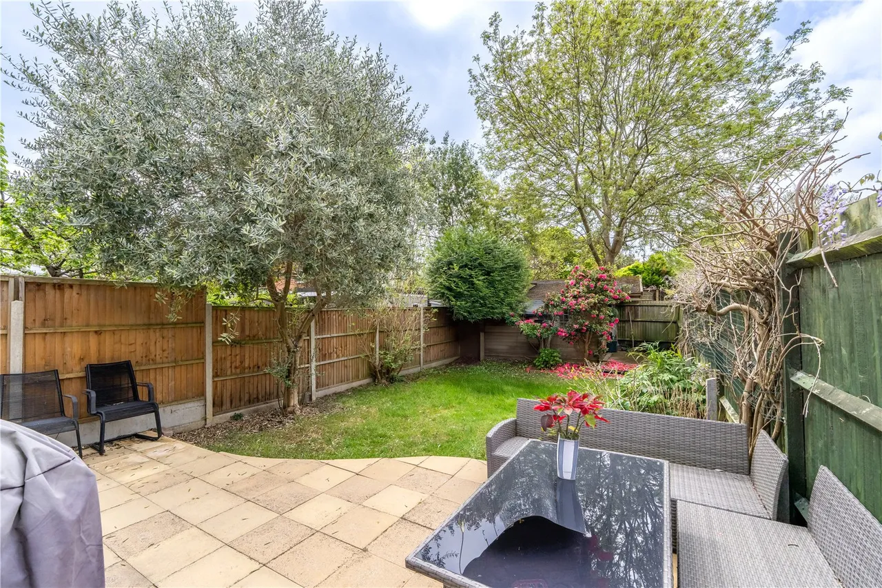 Connaught Road, Teddington, TW11 0QF, photo 2