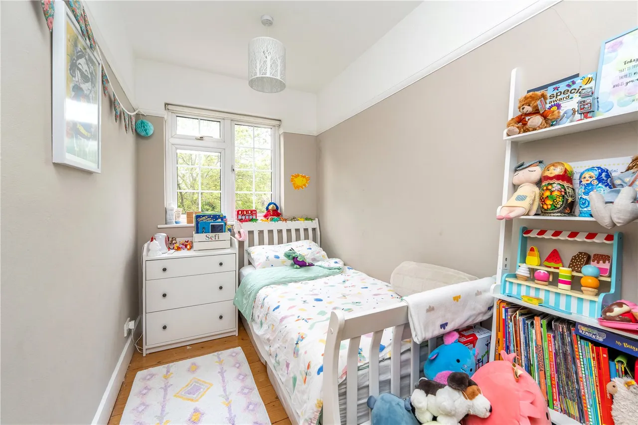 Connaught Road, Teddington, TW11 0QF, photo 11