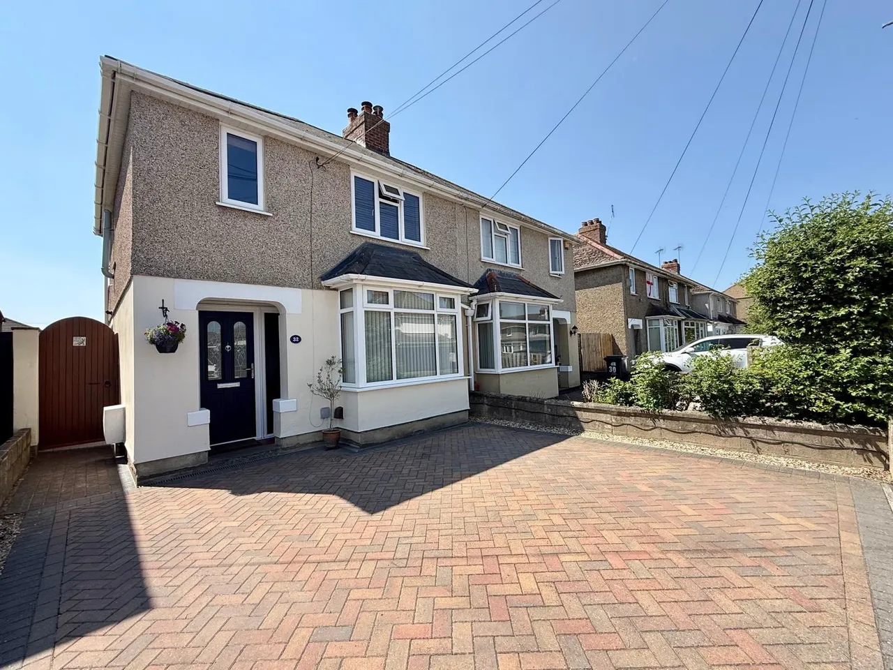 3 bed house for sale — Bessemer Road West, Swindon, Wiltshire, SN2 1ND