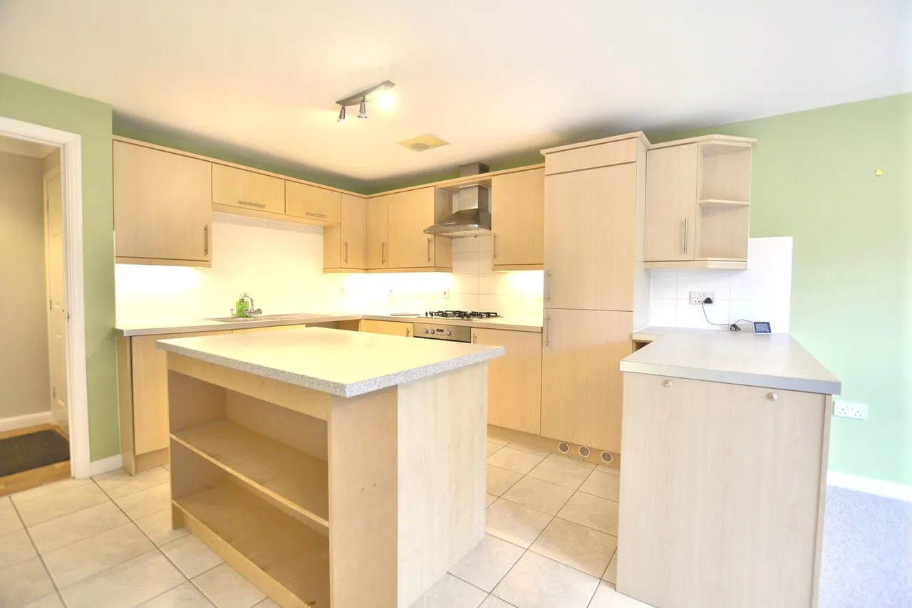 Typhoon Way, Brockworth, GL3, photo 3