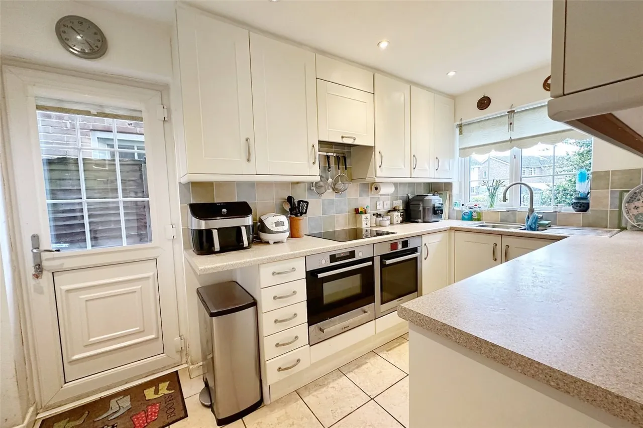 Yapton, BN18, photo 9