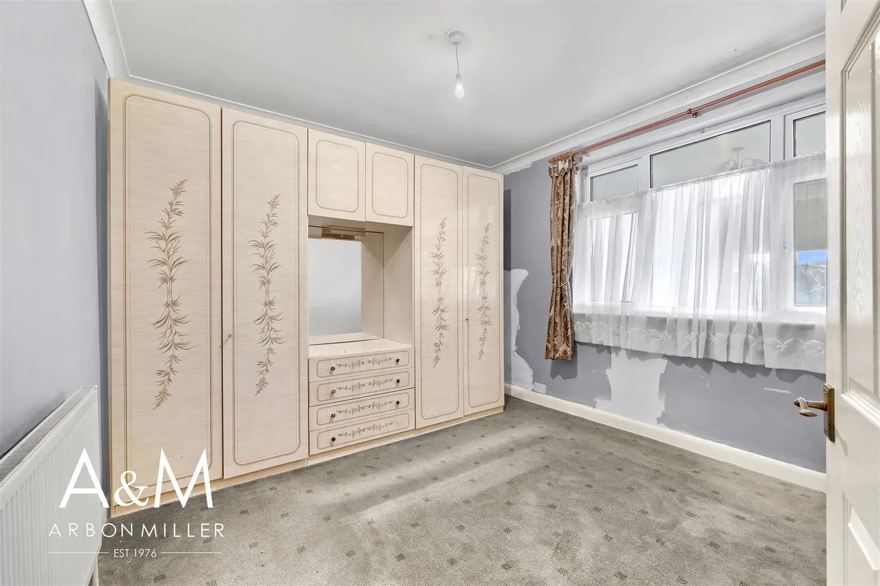 Kirkland Avenue, Clayhall, Essexx, Ilford, Essex, IG50TN, photo 12