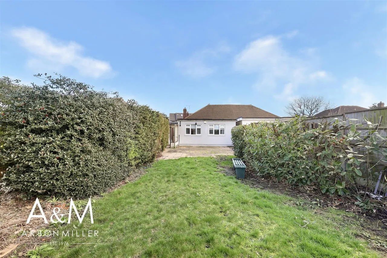 Kirkland Avenue, Clayhall, Essexx, Ilford, Essex, IG50TN, photo 17